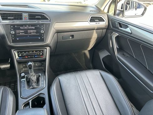 Used 2022 Volkswagen Tiguan SE FWD image 13
