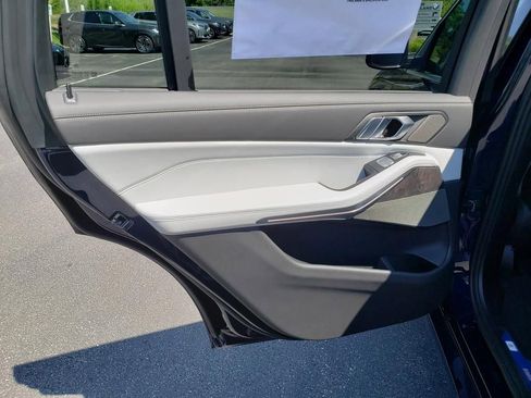 New 2026 BMW X7 xDrive40i w/ Premium Package image 14