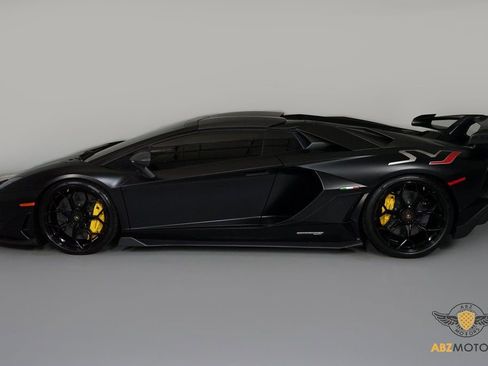 Used 2021 Lamborghini Aventador SVJ image 6