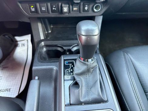 Used 2023 Toyota Tacoma TRD Off-Road w/ TRD Premium Off Road Package AWD/4WD image 22