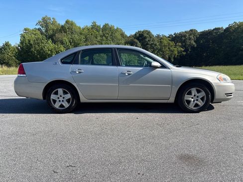 Used 2008 Chevrolet Impala LS FWD image 6