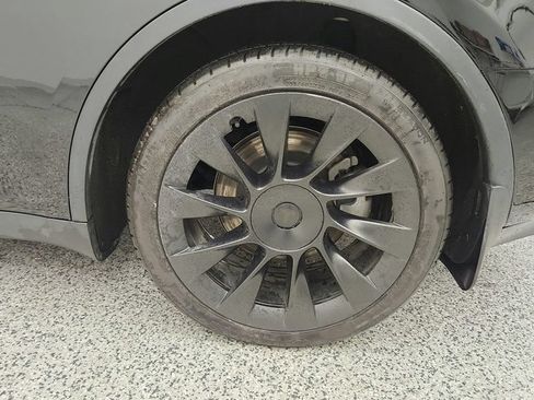 Used 2021 Tesla Model Y Long Range AWD/4WD image 9