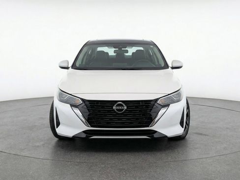 Used 2025 Nissan Sentra SV image 2