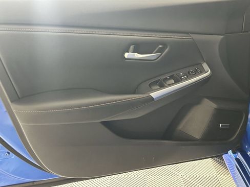 Certified 2025 Nissan Sentra SR w/ SR Premium Package FWD image 29