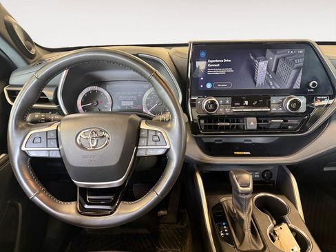 Used 2024 Toyota Highlander XSE AWD/4WD image 13