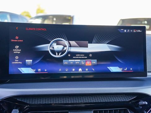 Used 2025 BMW 230i xDrive Coupe w/ Premium Package image 14