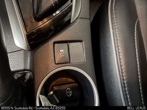 Used 2019 Toyota Corolla XLE FWD image 25