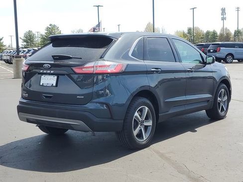 Certified 2024 Ford Edge SEL w/ Convenience Package AWD/4WD image 3