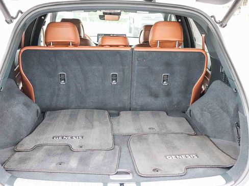 Used 2023 Genesis GV70 2.5T w/ Advanced Package image 28