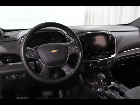 Used 2023 Chevrolet Traverse LT image 6