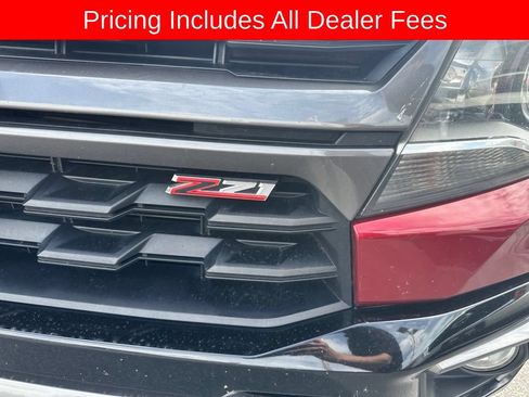 Used 2021 Chevrolet Colorado Z71 AWD/4WD image 3