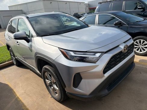 Used 2025 Toyota RAV4 XLE FWD image 6