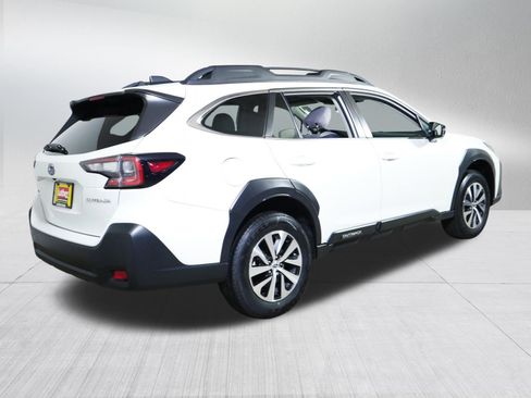 Used 2024 Subaru Outback Premium AWD/4WD image 7