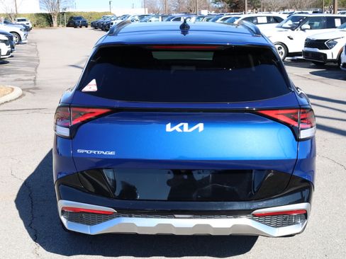 Used 2025 Kia Sportage SX image 4