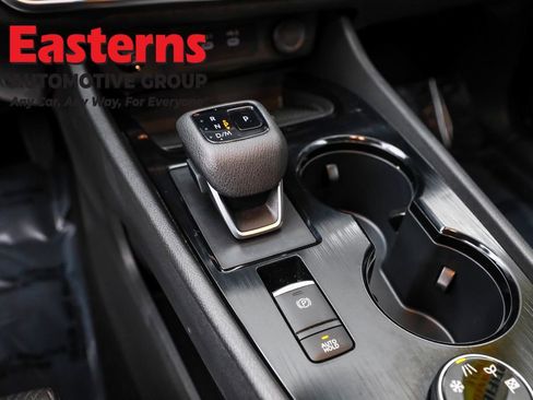 Used 2024 Nissan Rogue SV image 13