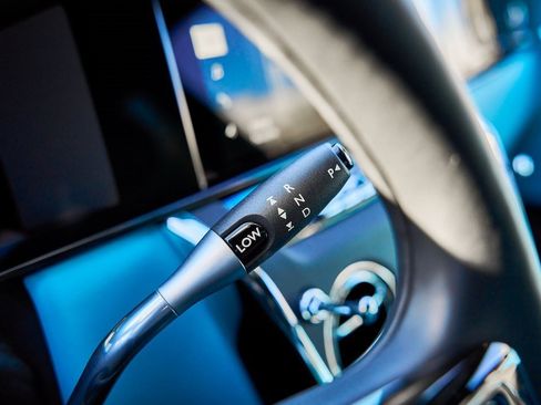 Used 2025 Rolls-Royce Cullinan image 61