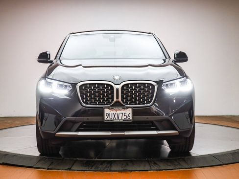 Used 2025 BMW X4 xDrive30i w/ Convenience Package image 2