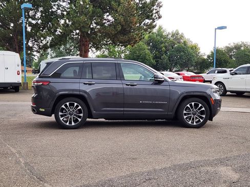Used 2023 Jeep Grand Cherokee Overland AWD/4WD image 2