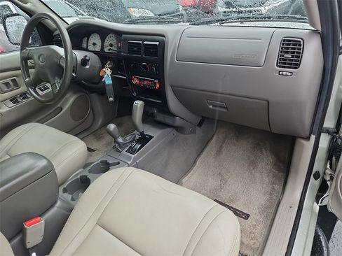 Used 2002 Toyota Tacoma 4x4 Double Cab image 17