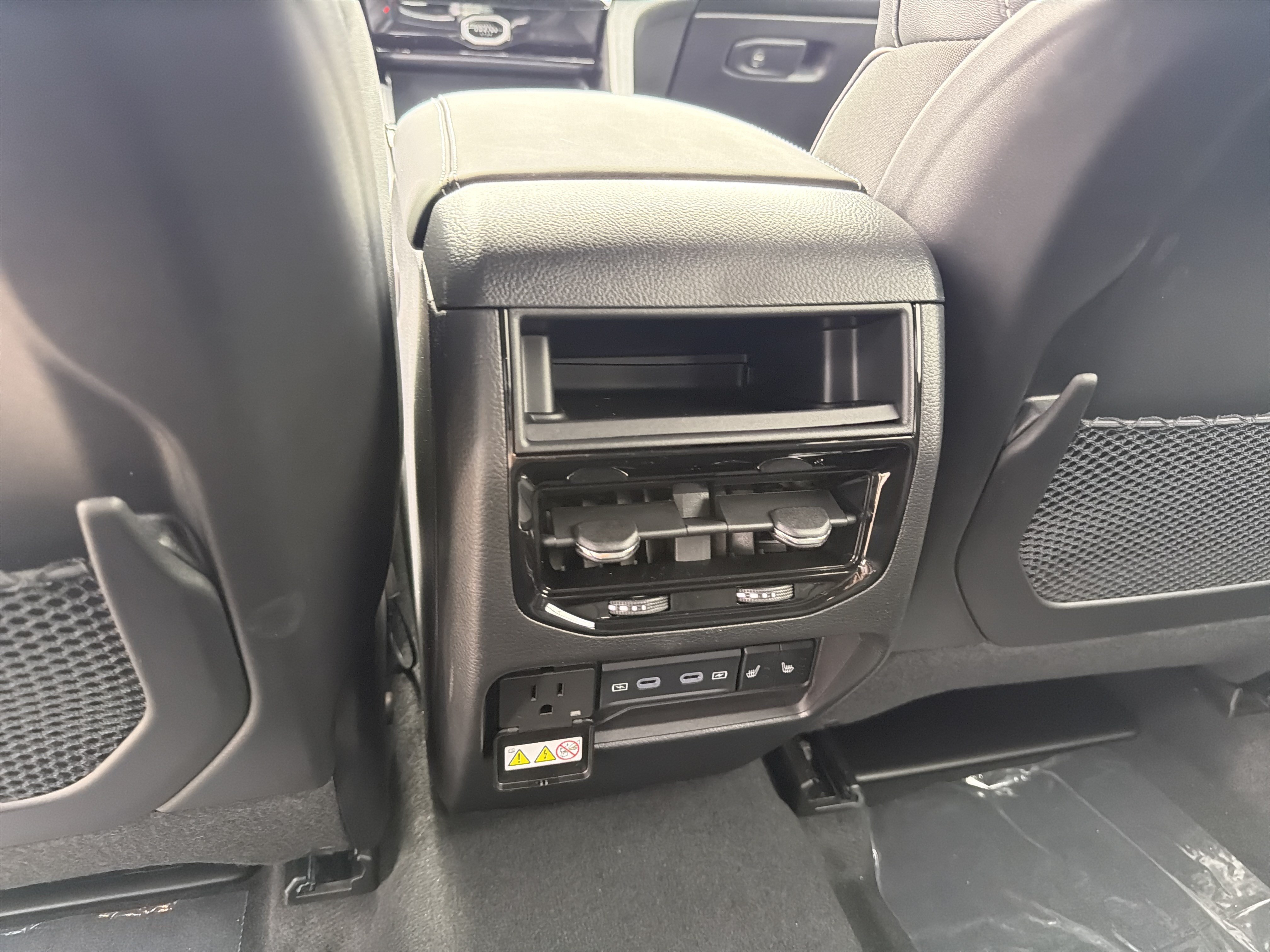 New 2027 Jeep Grand Cherokee Limited AWD/4WD image 13