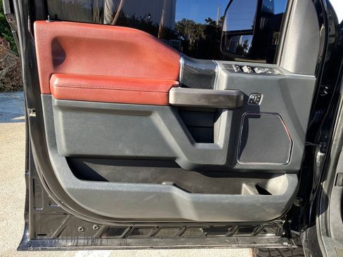 Used 2022 Ford F250 Platinum image 27