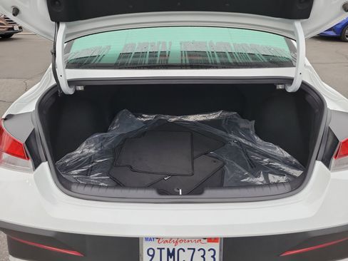 Certified 2025 Hyundai Elantra Sport image 22