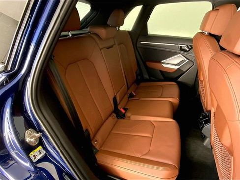Certified 2025 Audi Q3 2.0T Premium Plus w/ Premium Plus Package image 27