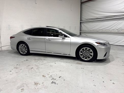 Used 2018 Lexus LS 500 w/ Accessory Package (Z1) RWD image 9