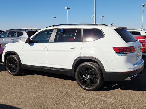 Used 2023 Volkswagen Atlas SE w/ Panoramic Sunroof Package image 2