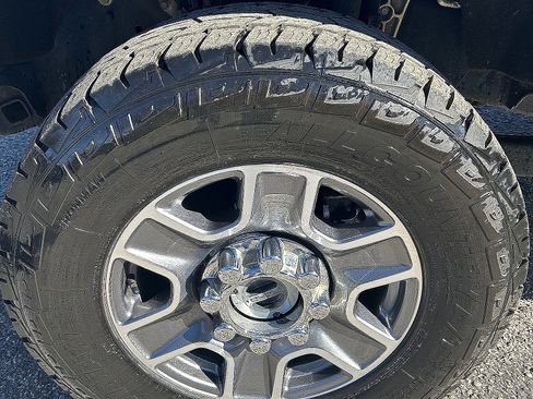 Used 2023 Ford F350 Lariat w/ Tow Technology Package AWD/4WD image 5