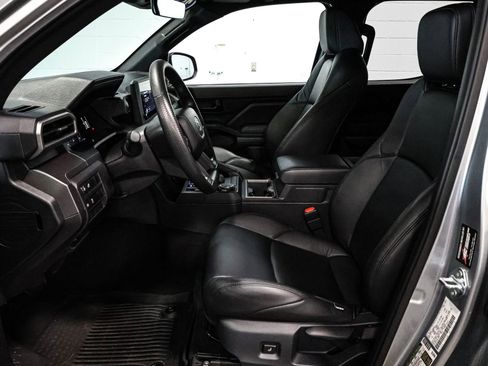 Used 2025 Toyota Tacoma SR5 AWD/4WD image 21