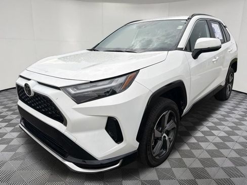 Used 2025 Toyota RAV4 SE AWD/4WD image 3