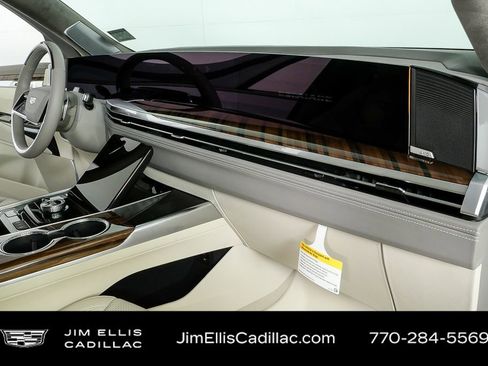 Used 2026 Cadillac Escalade Platinum Sport w/ LPO, ONYX Package image 27