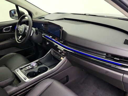 Used 2025 Kia Carnival SX Prestige image 27
