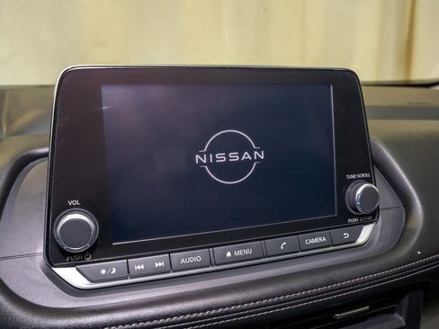 Used 2024 Nissan Rogue SV image 13