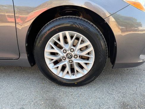 Used 2016 Toyota Camry LE FWD image 31