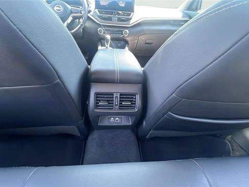 Used 2023 Nissan Altima 2.5 SL FWD image 17