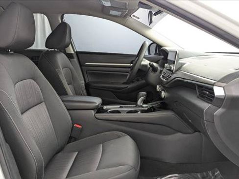 Used 2023 Nissan Altima 2.5 SV FWD image 22