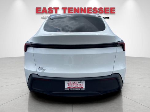 Used 2026 Tesla Model Y 2WD image 4