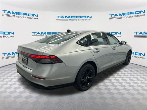 New 2025 Honda Accord SE image 5