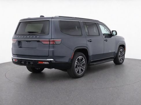 Used 2024 Jeep Wagoneer L Series II w/ Flexible Seating Group AWD/4WD image 6