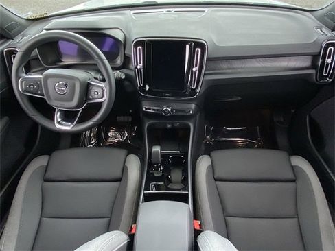 Used 2024 Volvo XC40 Recharge Core w/ Protection Package Premier image 17