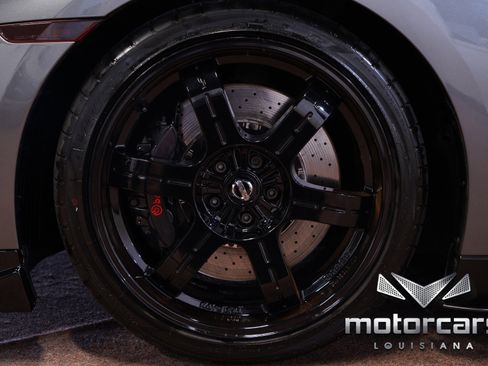 Used 2014 Nissan GT-R Black Edition image 21