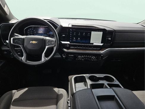 Used 2025 Chevrolet Silverado 1500 LT image 9