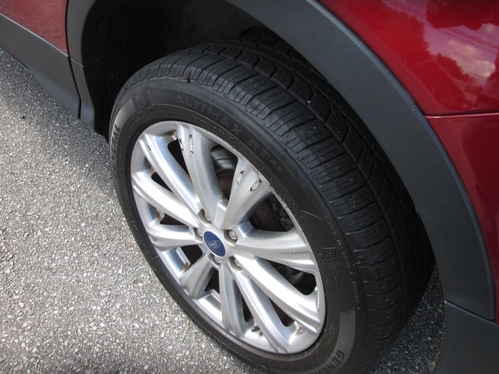 Used 2017 Ford Escape Titanium AWD/4WD image 7