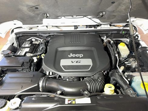 Used 2015 Jeep Wrangler Sahara w/ Connectivity Group image 83