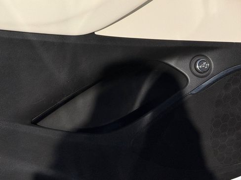 Used 2023 Buick Enclave Avenir w/ Avenir Technology Package image 19