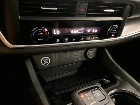 Used 2023 Nissan Rogue SV AWD/4WD image 25