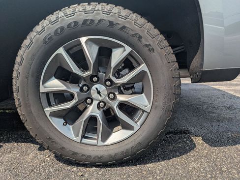 Used 2025 Chevrolet Silverado 1500 RST AWD/4WD image 12