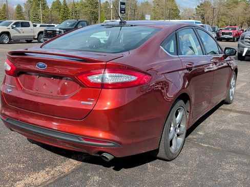 Used 2014 Ford Fusion SE w/ Equipment Group 201A FWD image 9